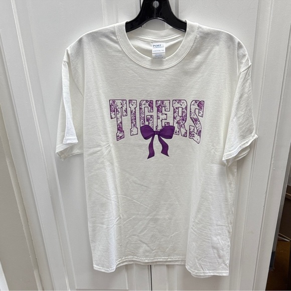 Gildan women’s  T-Shirt with Purple Tigers Graphic - Picture 1 of 3
